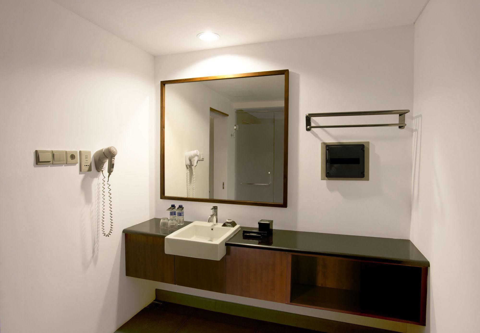 Hotel Neo+ Green Savana Sentul City โบกอร์ ภายนอก รูปภาพ