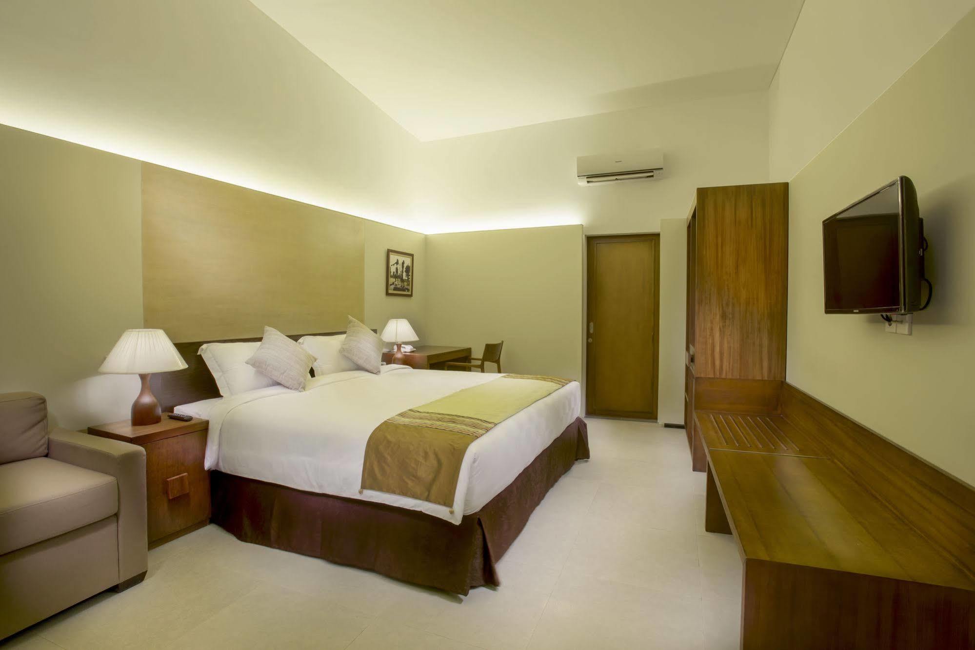 Hotel Neo+ Green Savana Sentul City โบกอร์ ภายนอก รูปภาพ
